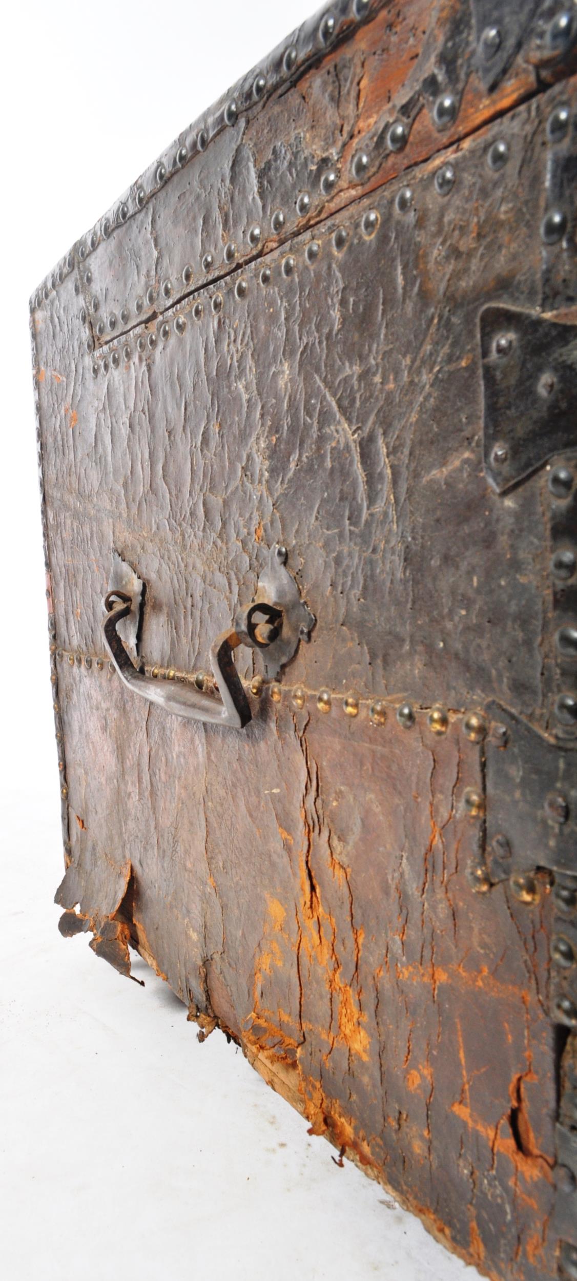 17TH CENTURY 1684 JAMES II OAK & LEATHER STUD WORKED CHEST - Image 4 of 11