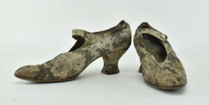 THE QUEEN SHOE - 1920S PAIR OF SILK LADIES HEELED SHOES