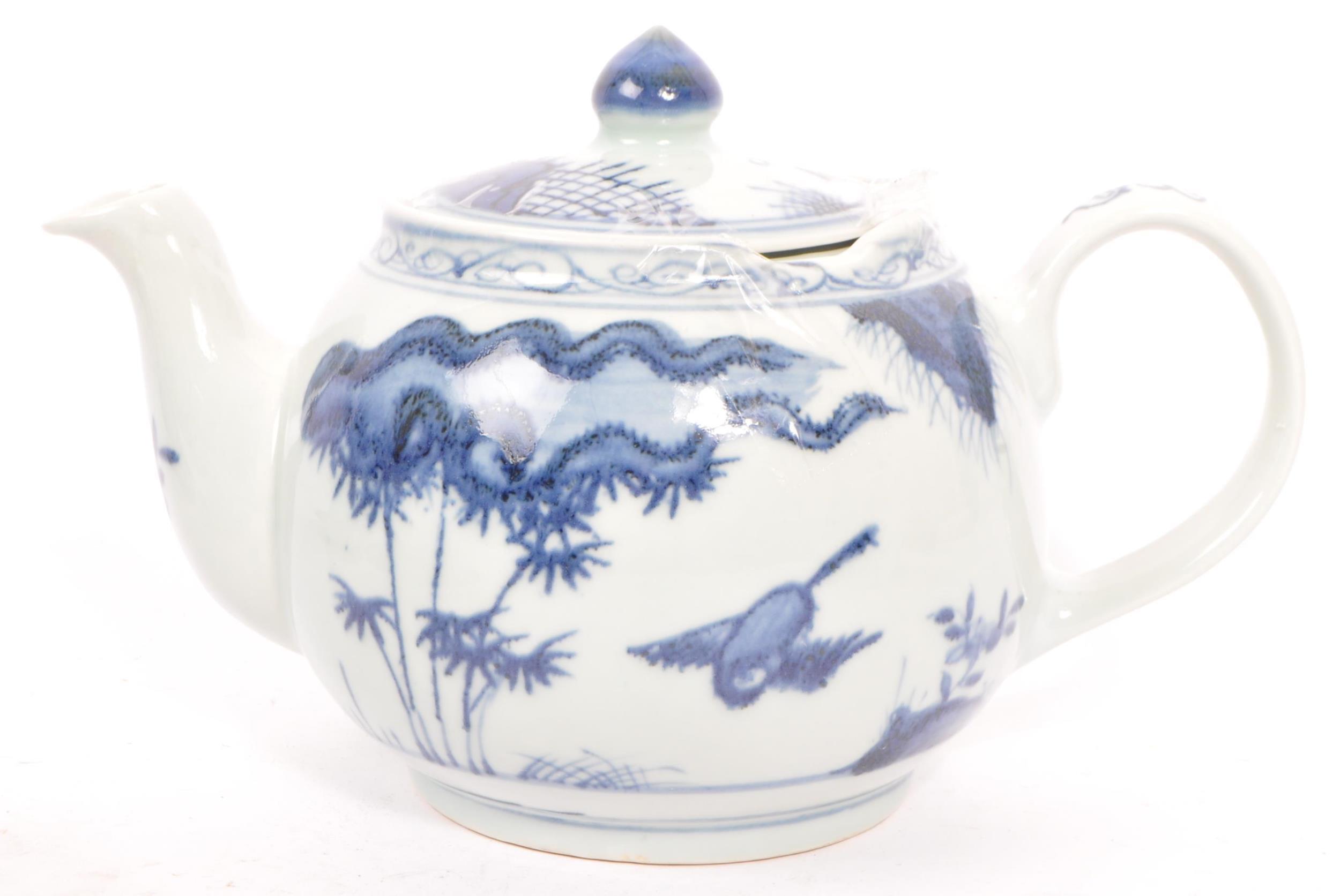 EARLY 20TH CENTURY CHINESE PORCELAIN TEA SERVICE - Image 3 of 9