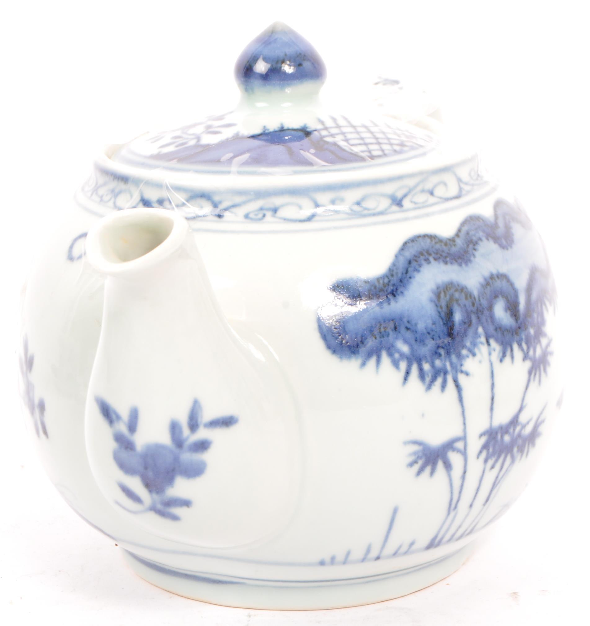 EARLY 20TH CENTURY CHINESE PORCELAIN TEA SERVICE - Image 4 of 9