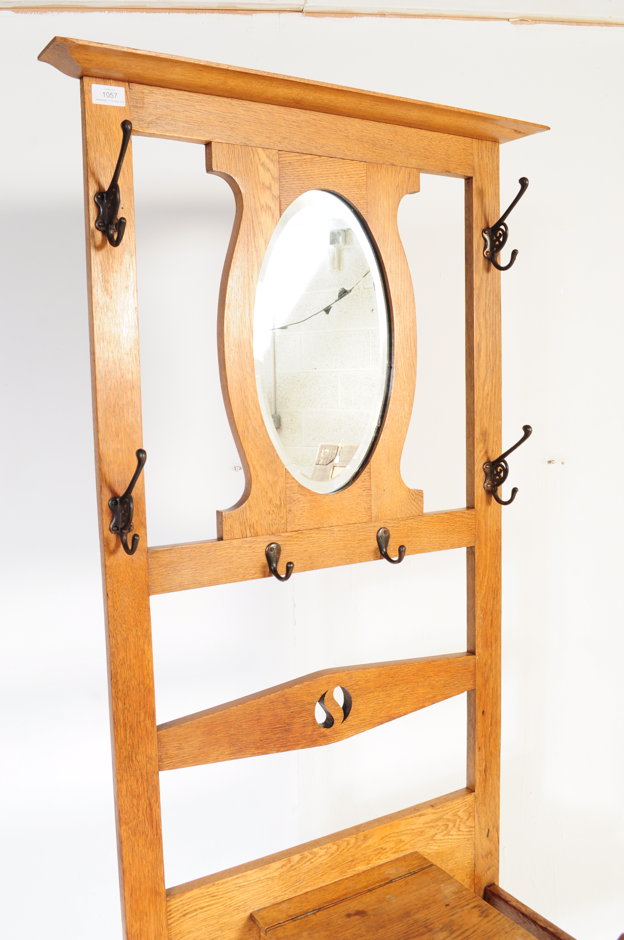 VINTAGE MID 20TH CENTURY OAK HALL STAND - Image 3 of 8