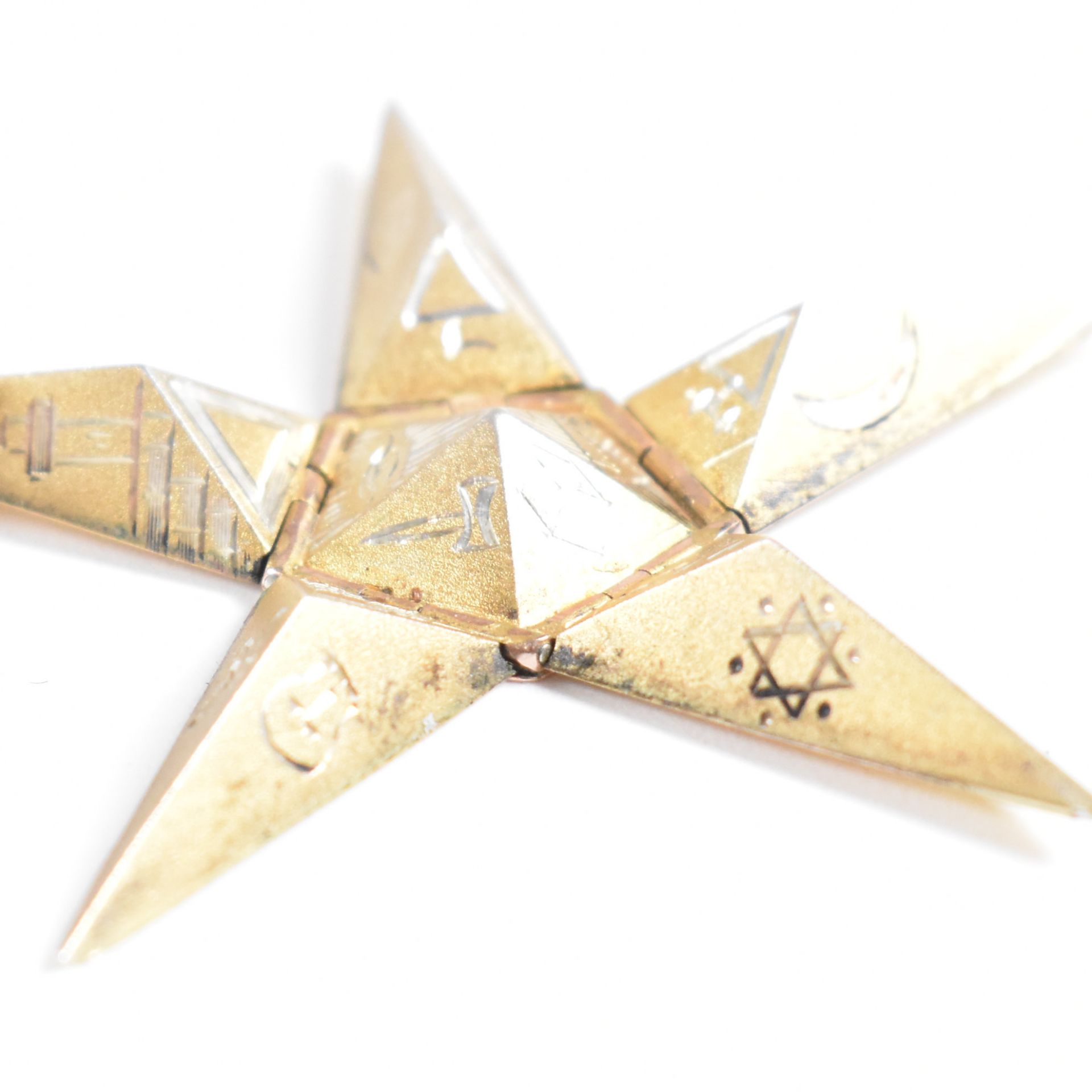 1920S GOLD & SILVER MASONIC PYRAMID METAMORPHIC STAR PENDANT - Image 8 of 10