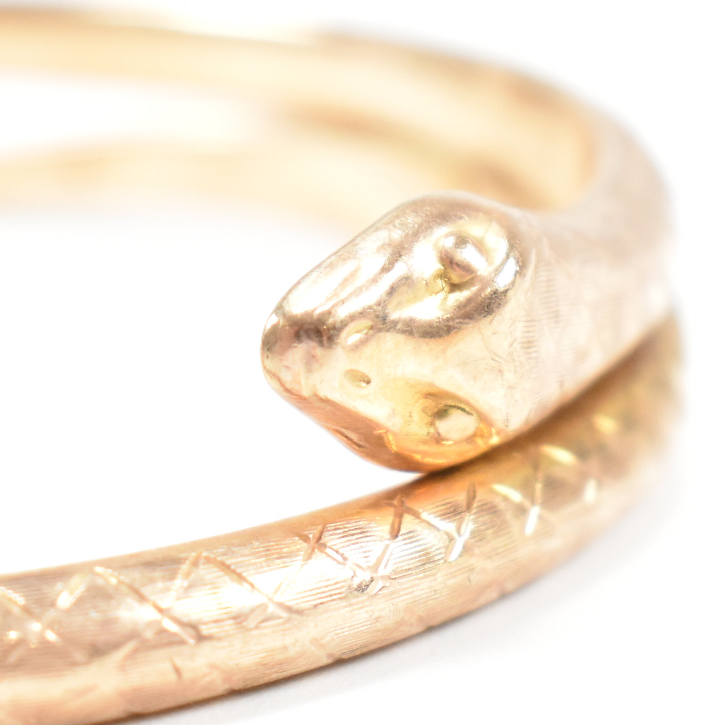 HALLMARKED 9CT GOLD SNAKE BANGLE - Image 9 of 10