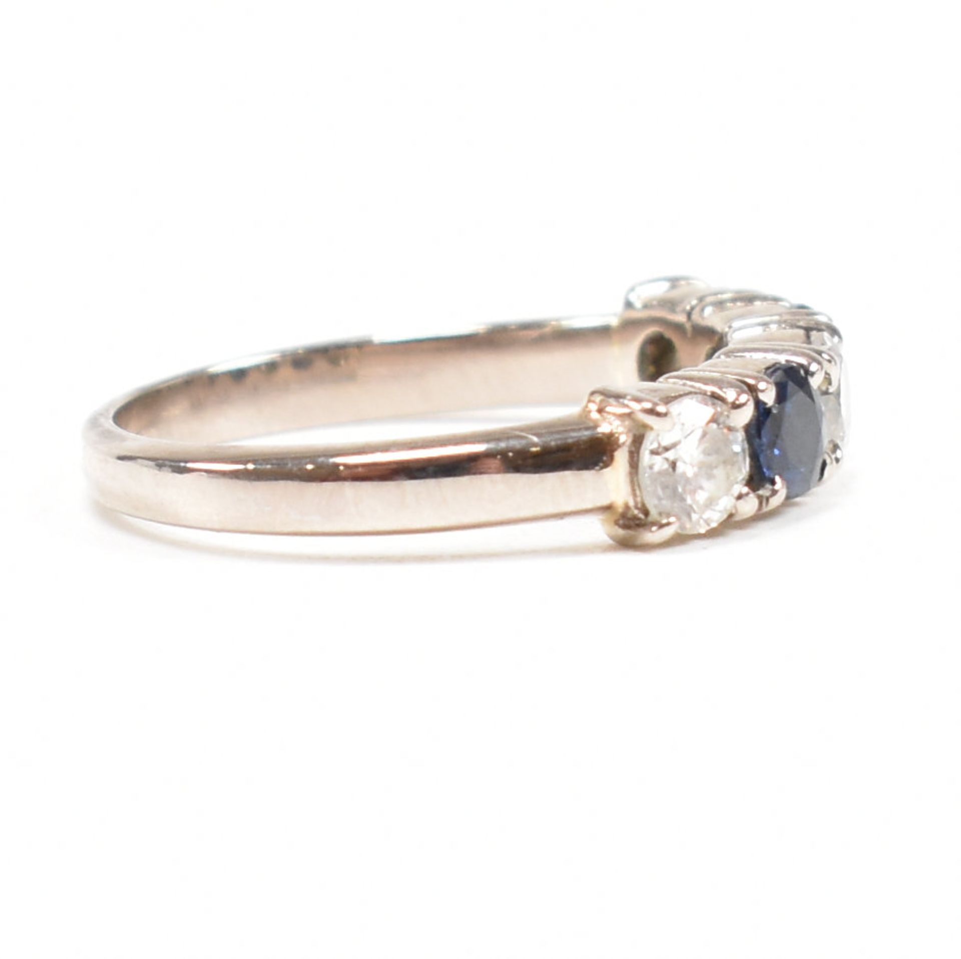 18CT WHITE GOLD SAPPHIRE & DIAMOND FIVE STONE RING - Image 2 of 7