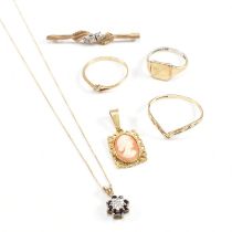 COLLECTION OF 9CT GOLD & YELLOW METAL JEWELLERY