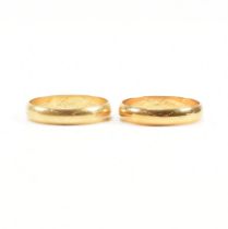 PAIR OF HALLMARKED 18 CT GOLD BAND RINGS