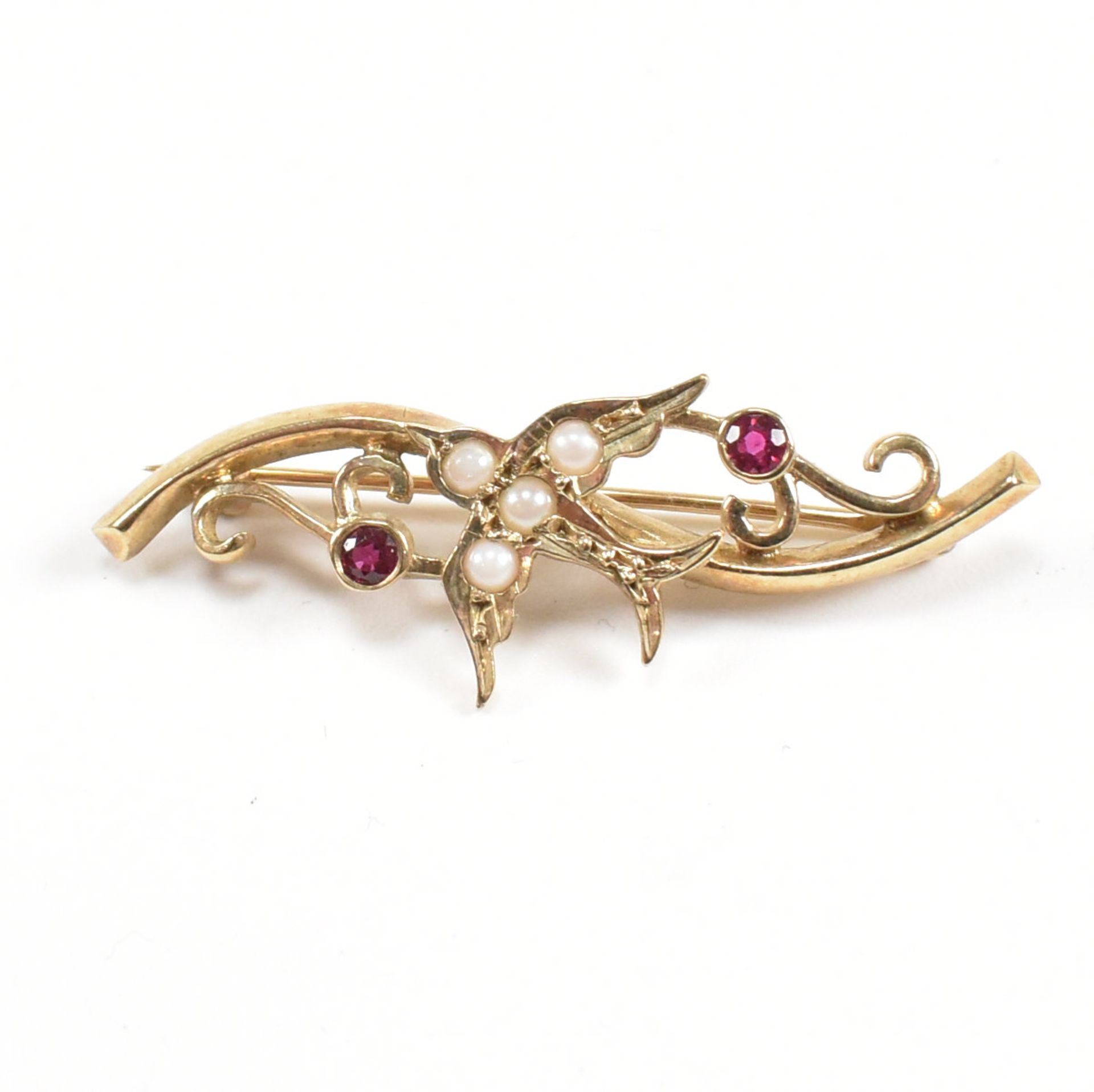 HALLMARKED 9CT GOLD RUBY & PEARL SWALLOW BROOCH PIN - Image 3 of 7