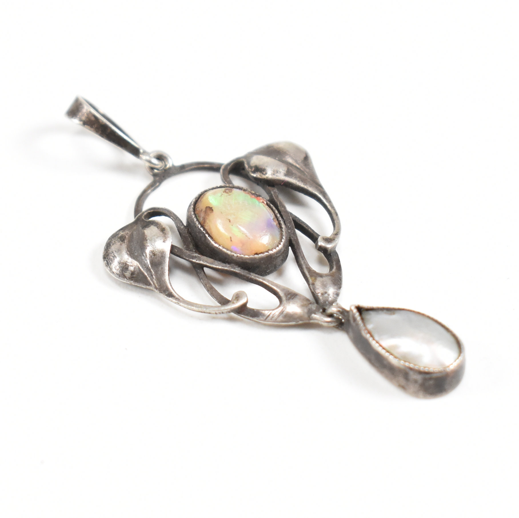 ARTS & CRAFTS SILVER OPAL & MOTHER OF PEARL NECKLACE PENDANT - Image 4 of 6