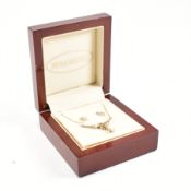 HALLMARKED 9CT GOLD & CZ PENDANT NECKLACE & EARRING SUITE