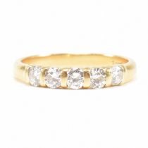 18CT GOLD & DIAMOND FIVE STONE RING