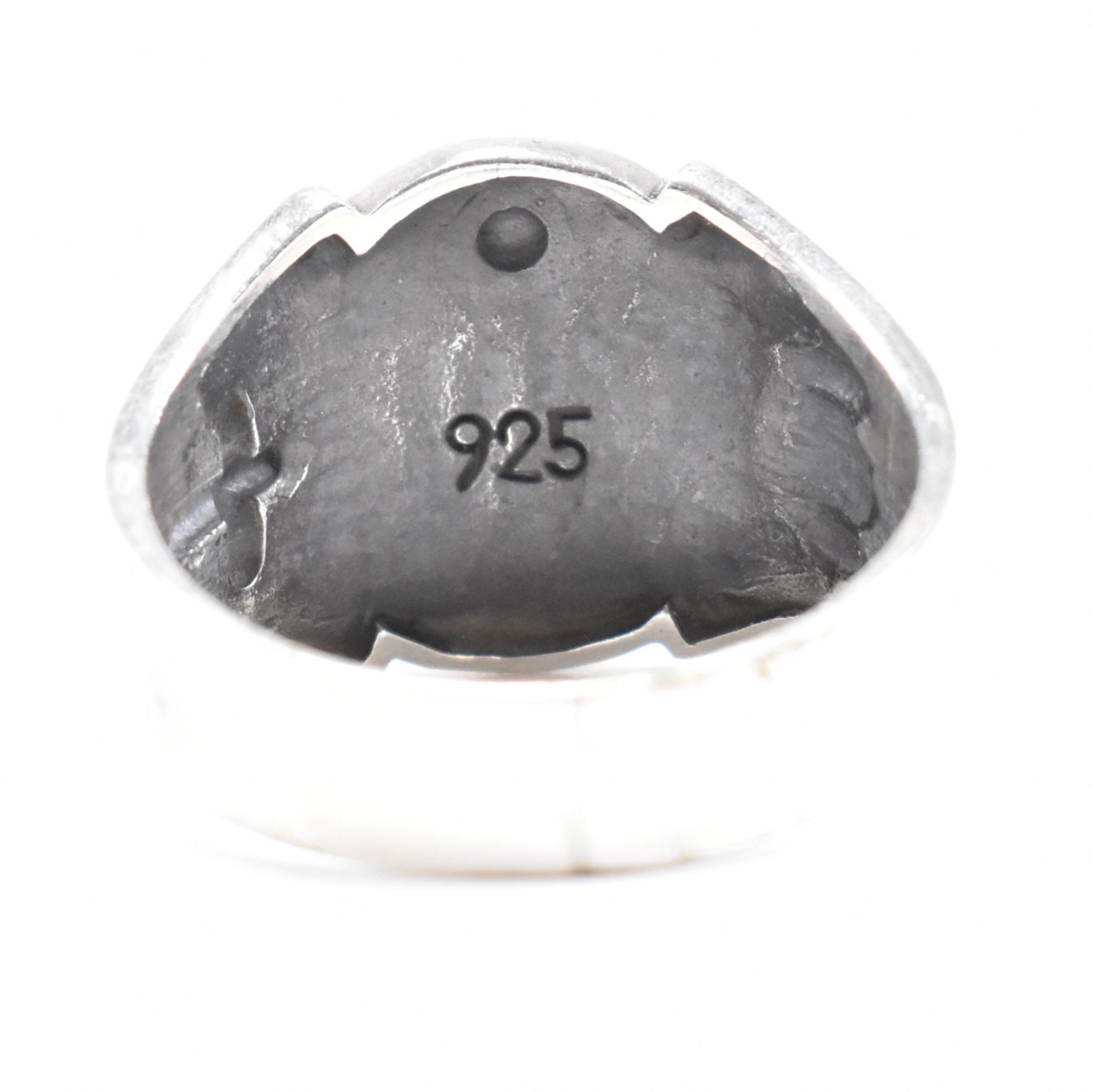 CONTEMPORARY 925 SILVER MASONIC STYLE RING - Image 5 of 7