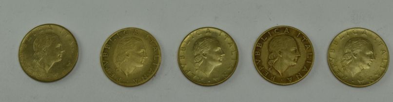 A GROUP OF 5PCS 70S ITALIAN 200 LIRE COINS