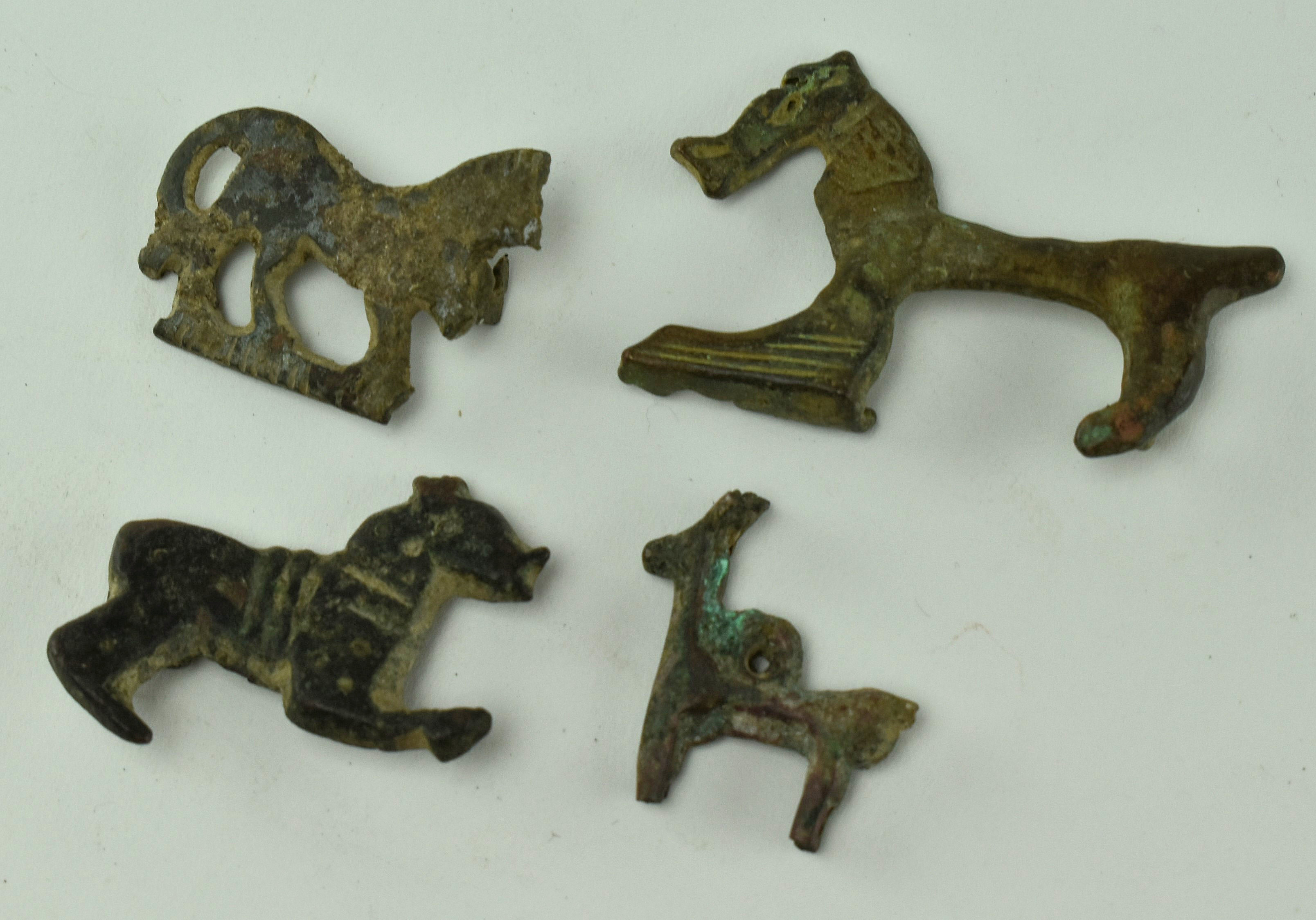 4 PIECES OF ANCIENT ROMAN BRONZE ANIMAL BROOCHES / FIGURINES