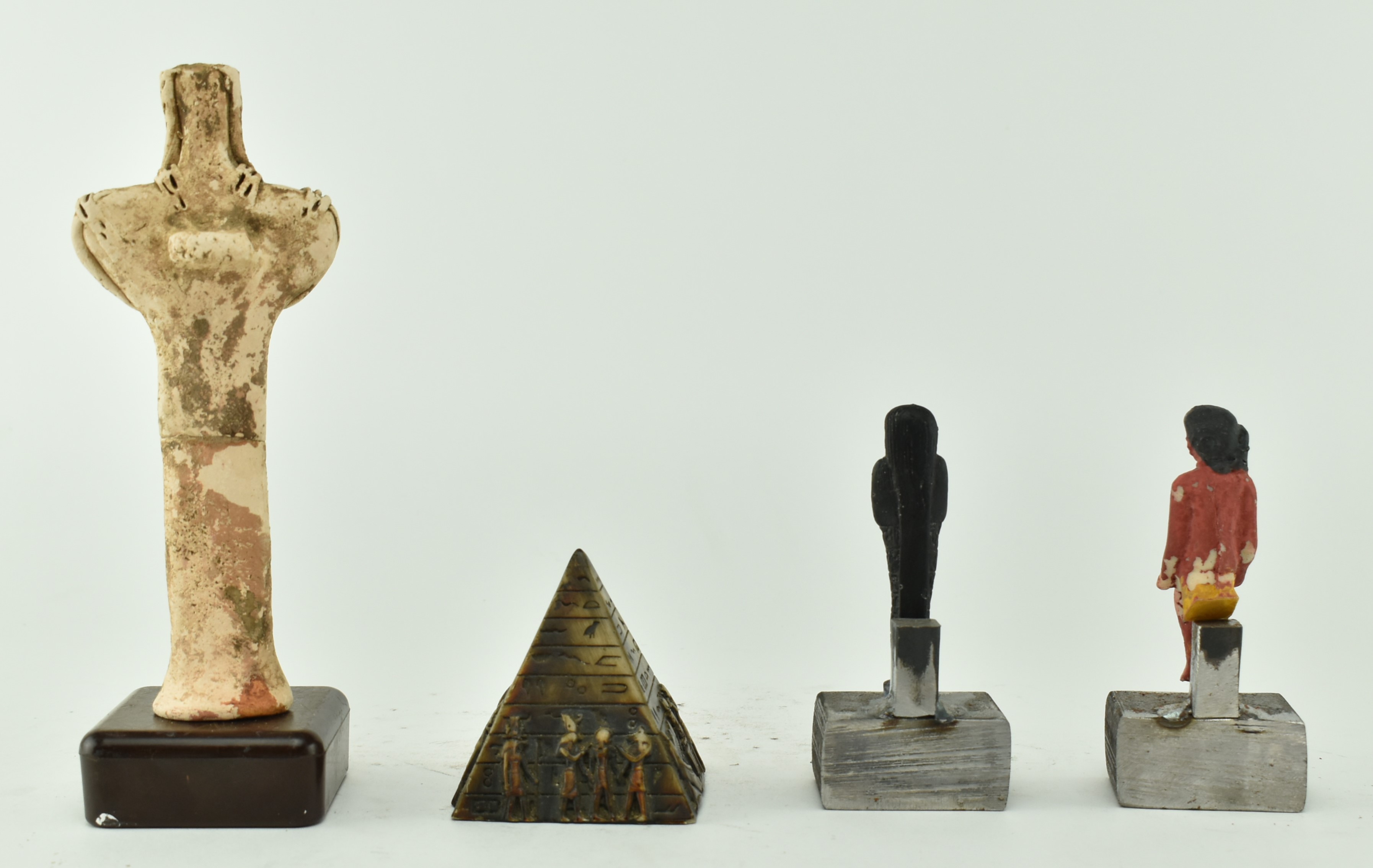 COLLECTION OF EARLY 20TH CENTURY EGYPTIAN SOUVENIR PIECES - Image 3 of 6