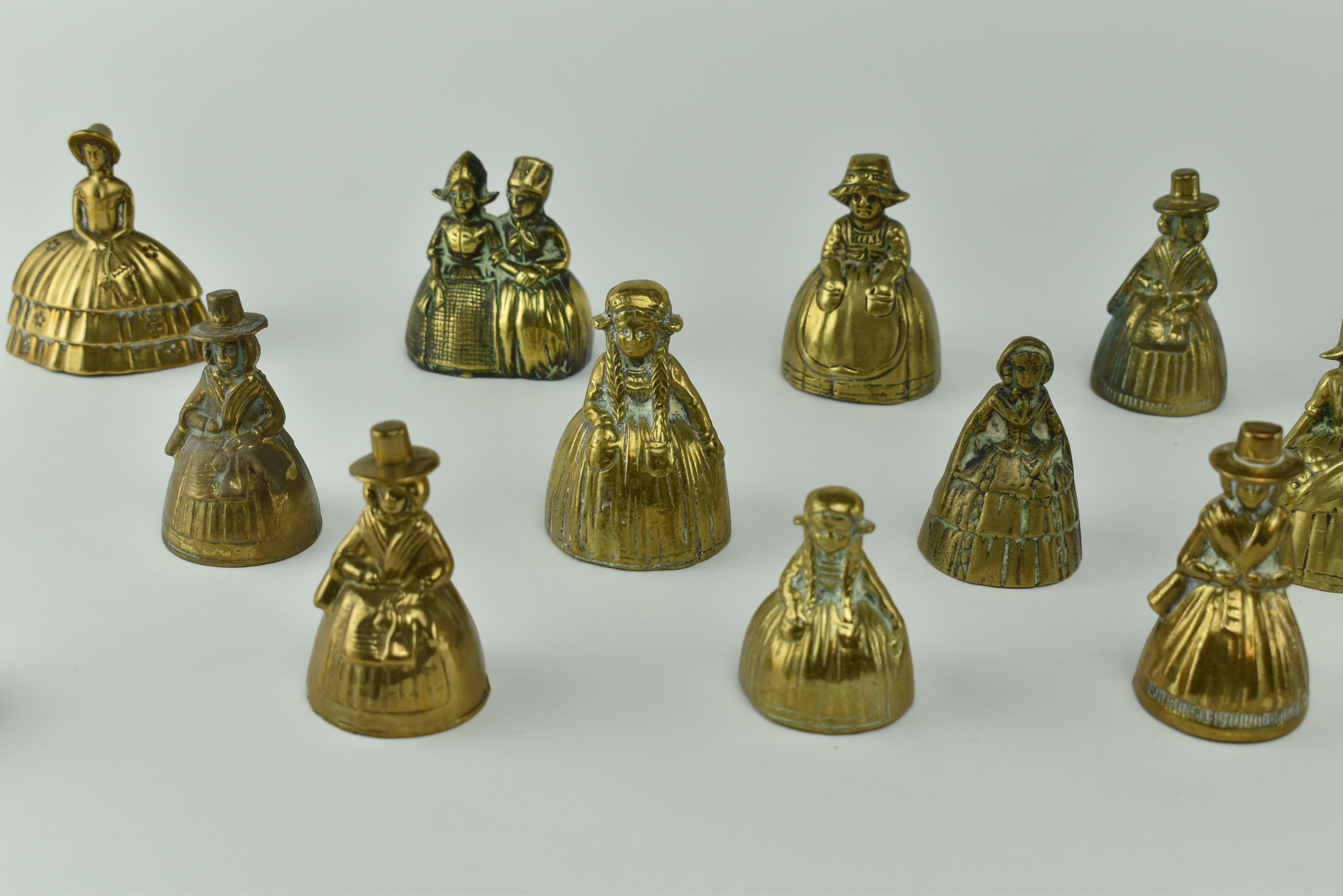 A COLLECTION OF 26 VICTORIAN DUCTH MINIATURE BELLS - Image 4 of 5