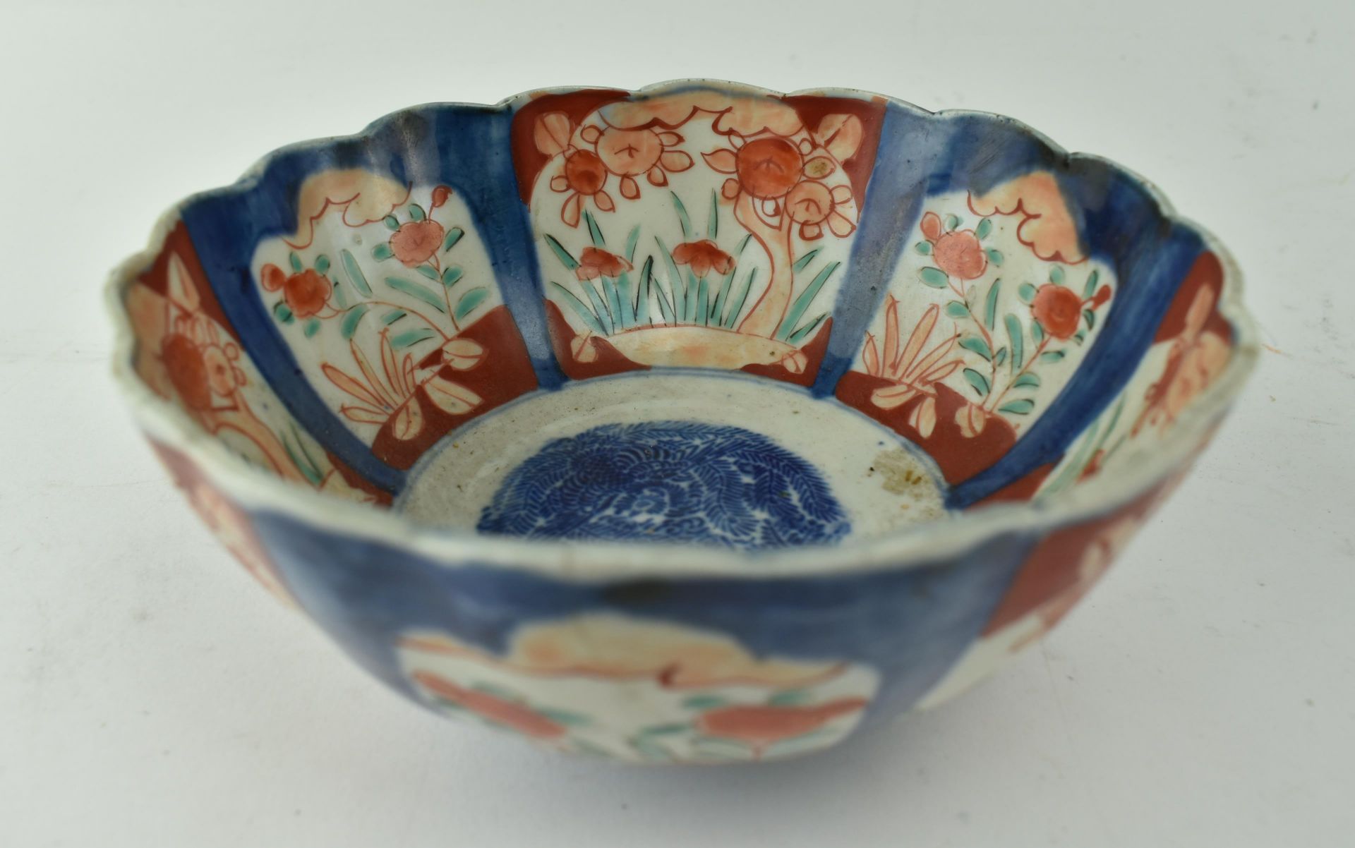 20TH CENTURY JAPANESE KUTANI FISH BOWL AND DISH SET - Image 4 of 6