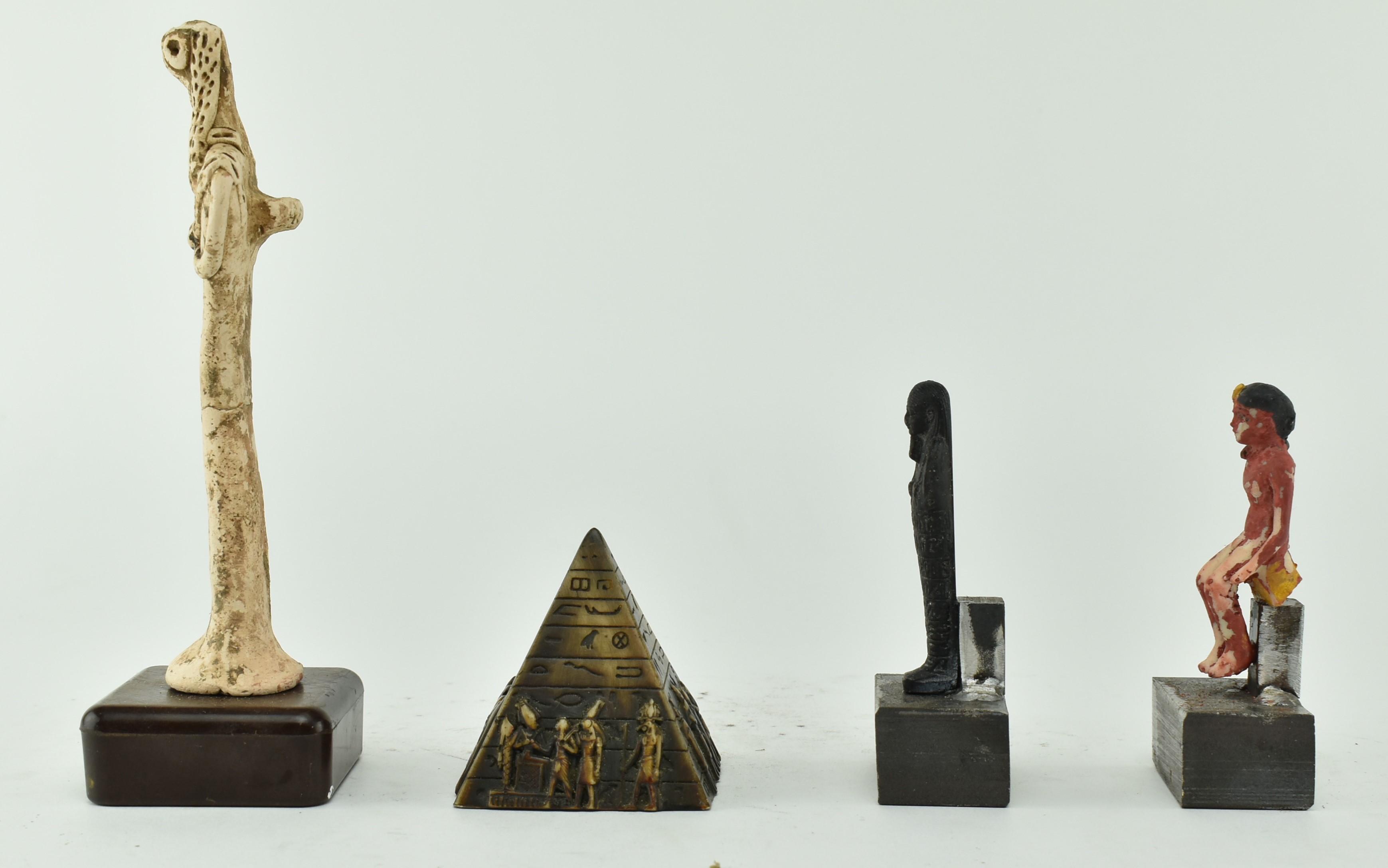 COLLECTION OF EARLY 20TH CENTURY EGYPTIAN SOUVENIR PIECES - Image 4 of 6