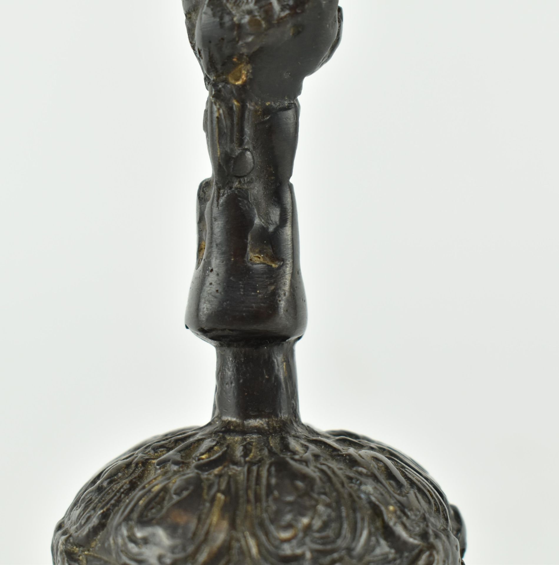 20TH CENTURY TIBETAN BRONZE VAJRA BELL - Image 3 of 5