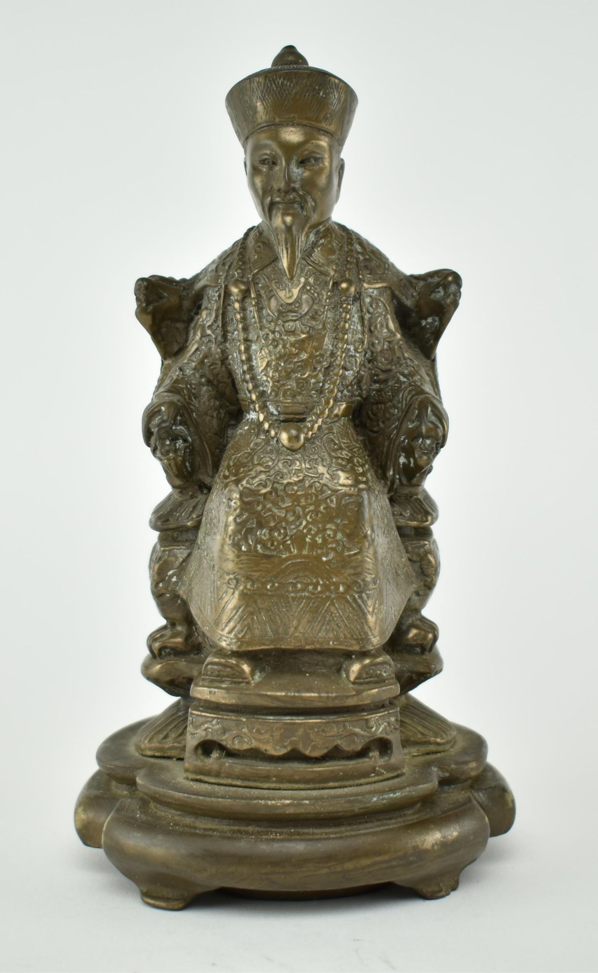 20TH CENTURY CHINESE BRONZE SCULPTURE OF AN EMPERIOR