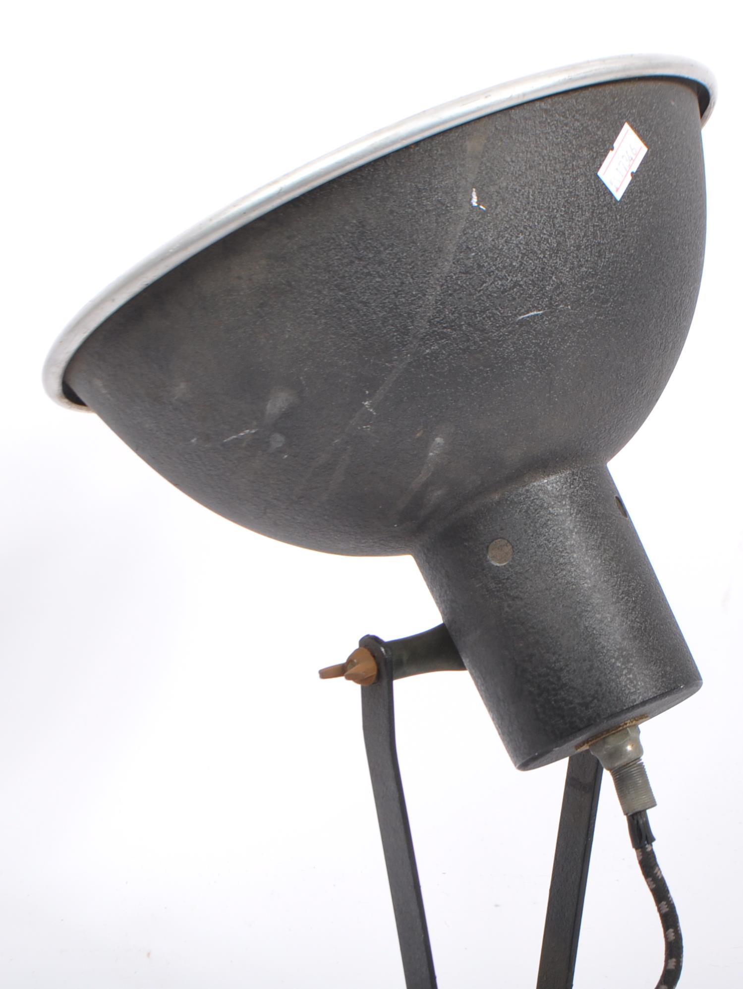 MID 20TH CENTURY INDUSTRIAL DESK LAMP LIGHT BY GAMAGES HOLBORN - Image 4 of 4