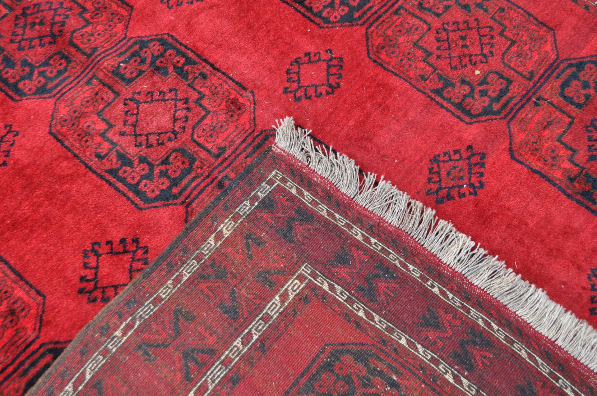 20TH CENTURY AFGHAN ART DECO RED RUG - Image 4 of 4