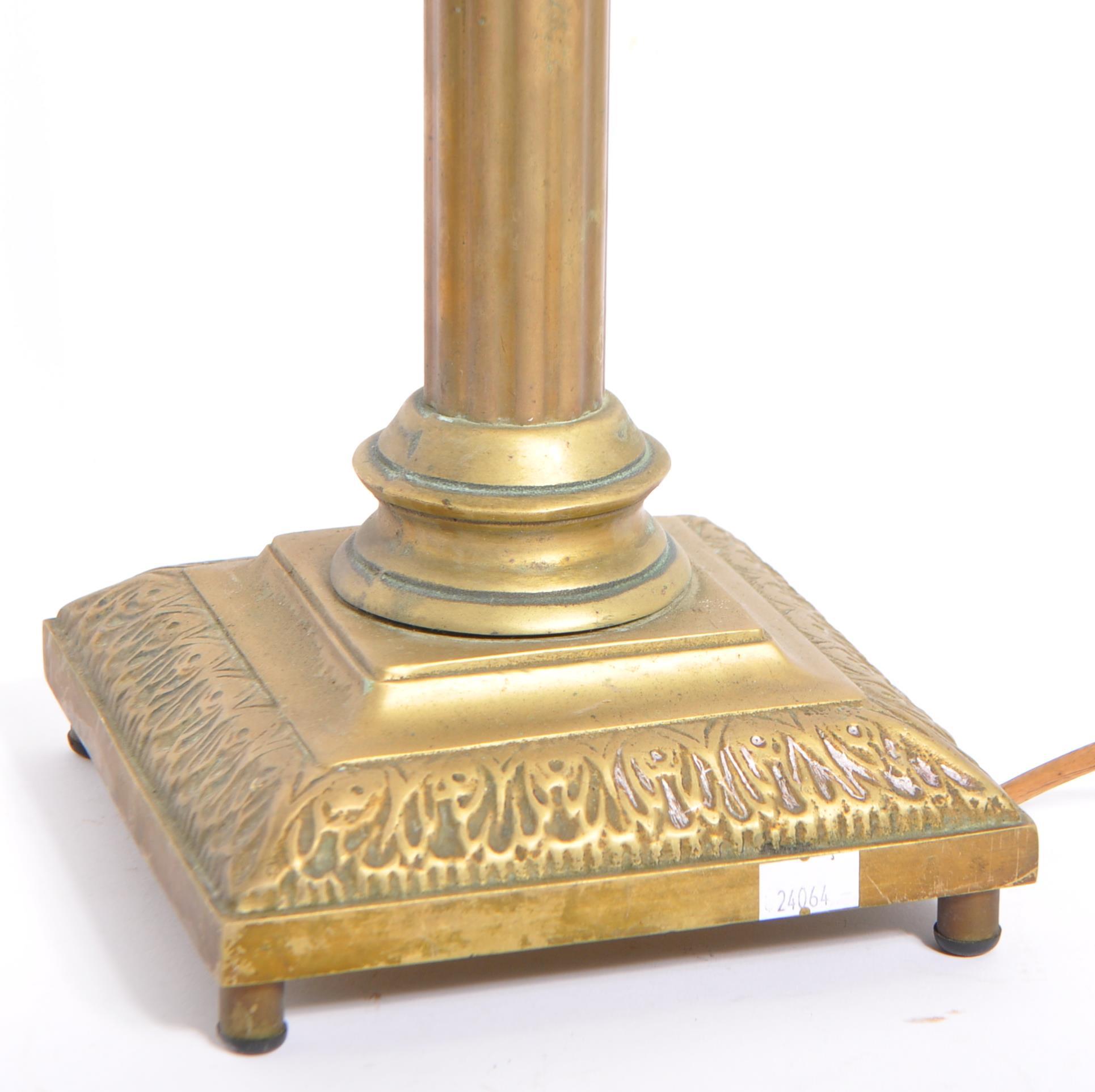 NEO CLASSICAL VINTAGE BRASS COLUMN TABLE LAMP LIGHT - Image 2 of 3