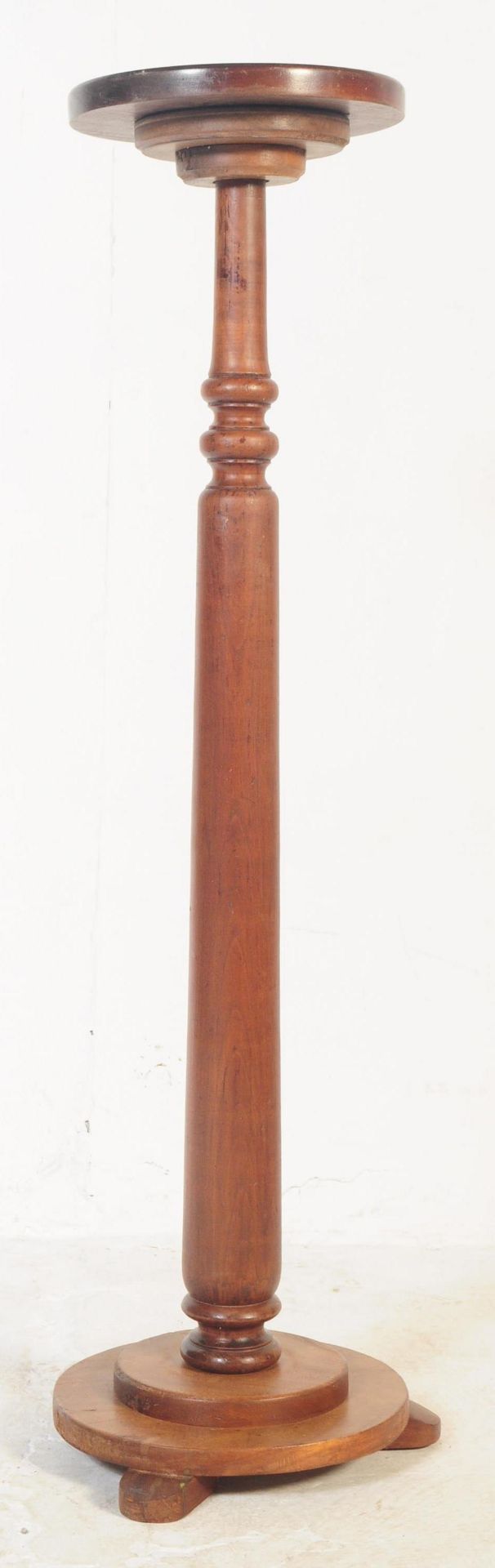 LARGE EARLY 20TH CENTURY OAK FLOOR STANDING PLANT STANT
