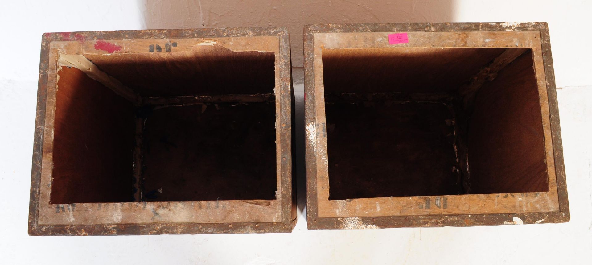 TWO MID 20TH CENTURY CIRCA 1940S TEA CHEST TRANSPORT CRATES - Image 3 of 5