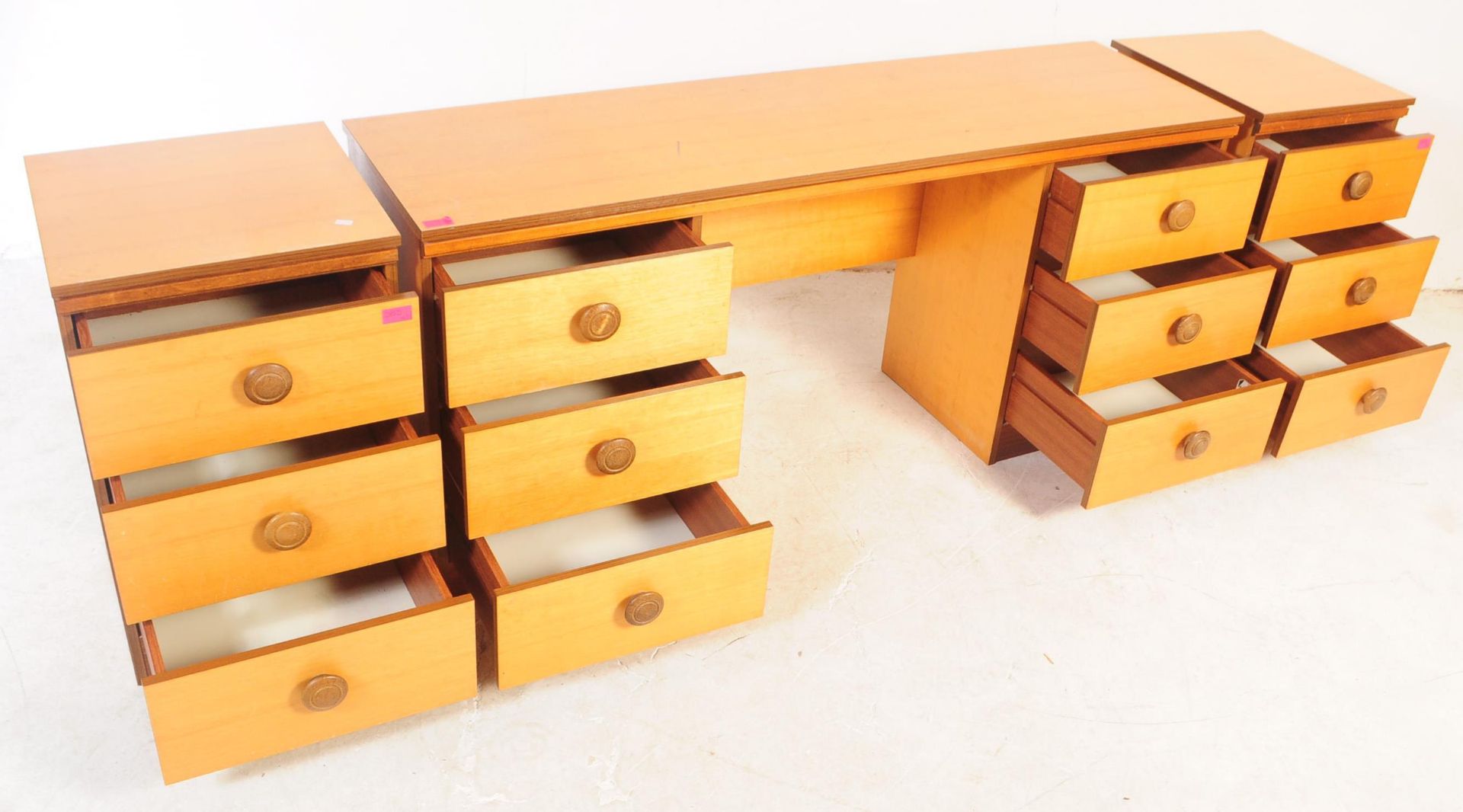 1980S FAUX TEAK WOOD DRESSING TABLE & BEDSIDE CABINETS - Image 6 of 11