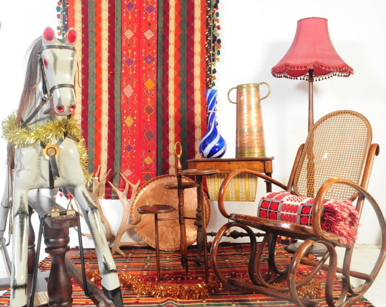 Antiques & Collectables - Furniture & Decorative Interiors