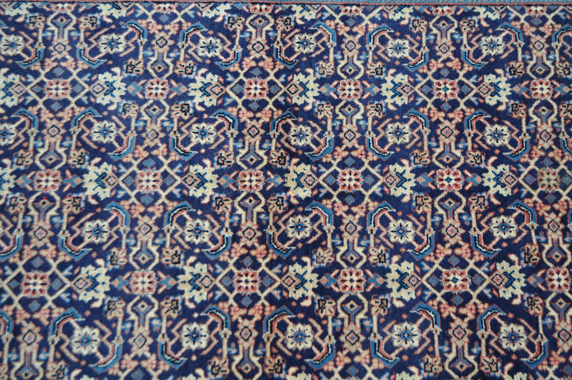 PERSIAN IRANIAN HAND KNOTTED SAROUK RUG - Image 2 of 4