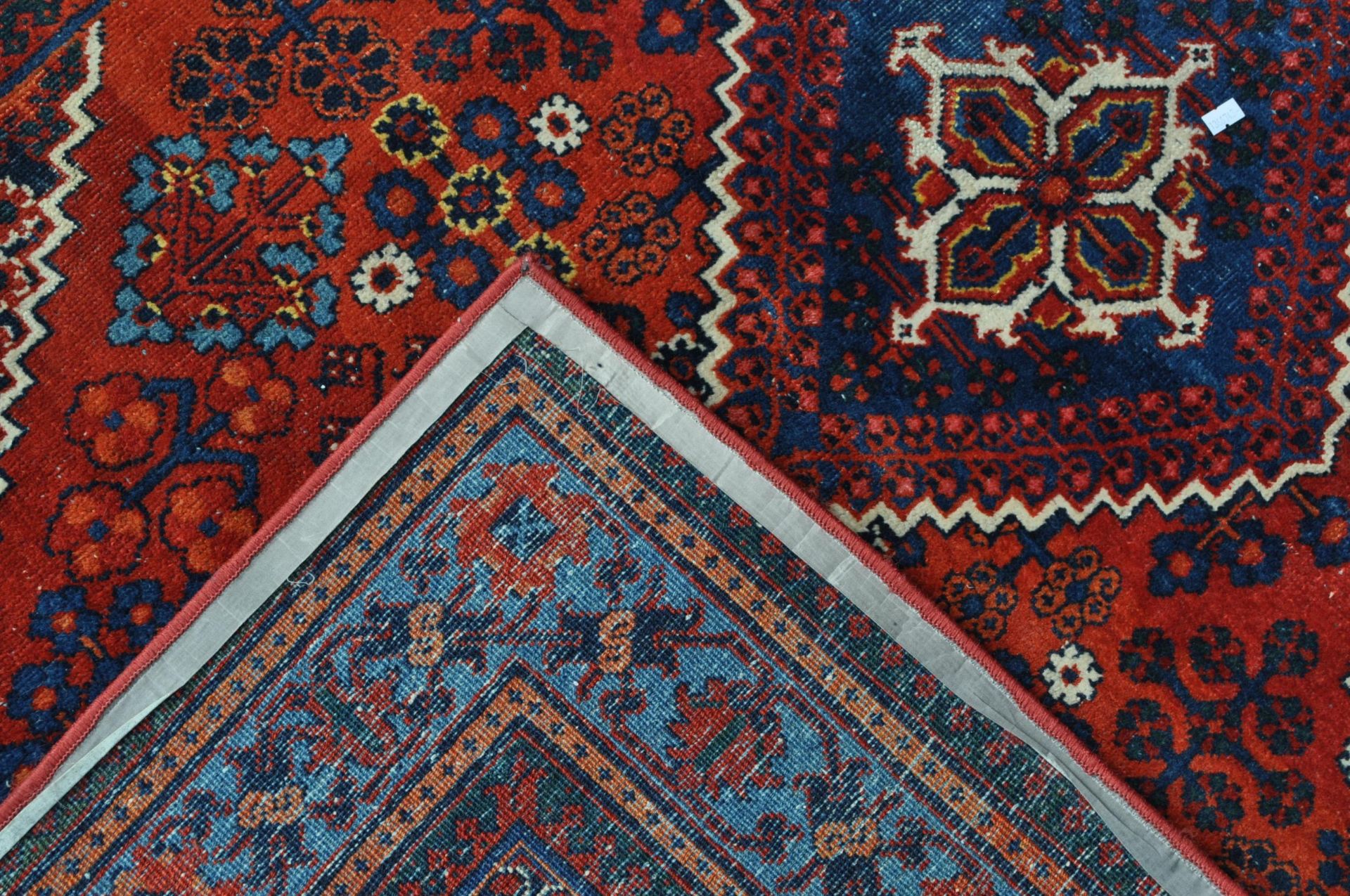 20TH CENTURY CENTRAL PERSIAN MEYMEH RUG - Image 5 of 5