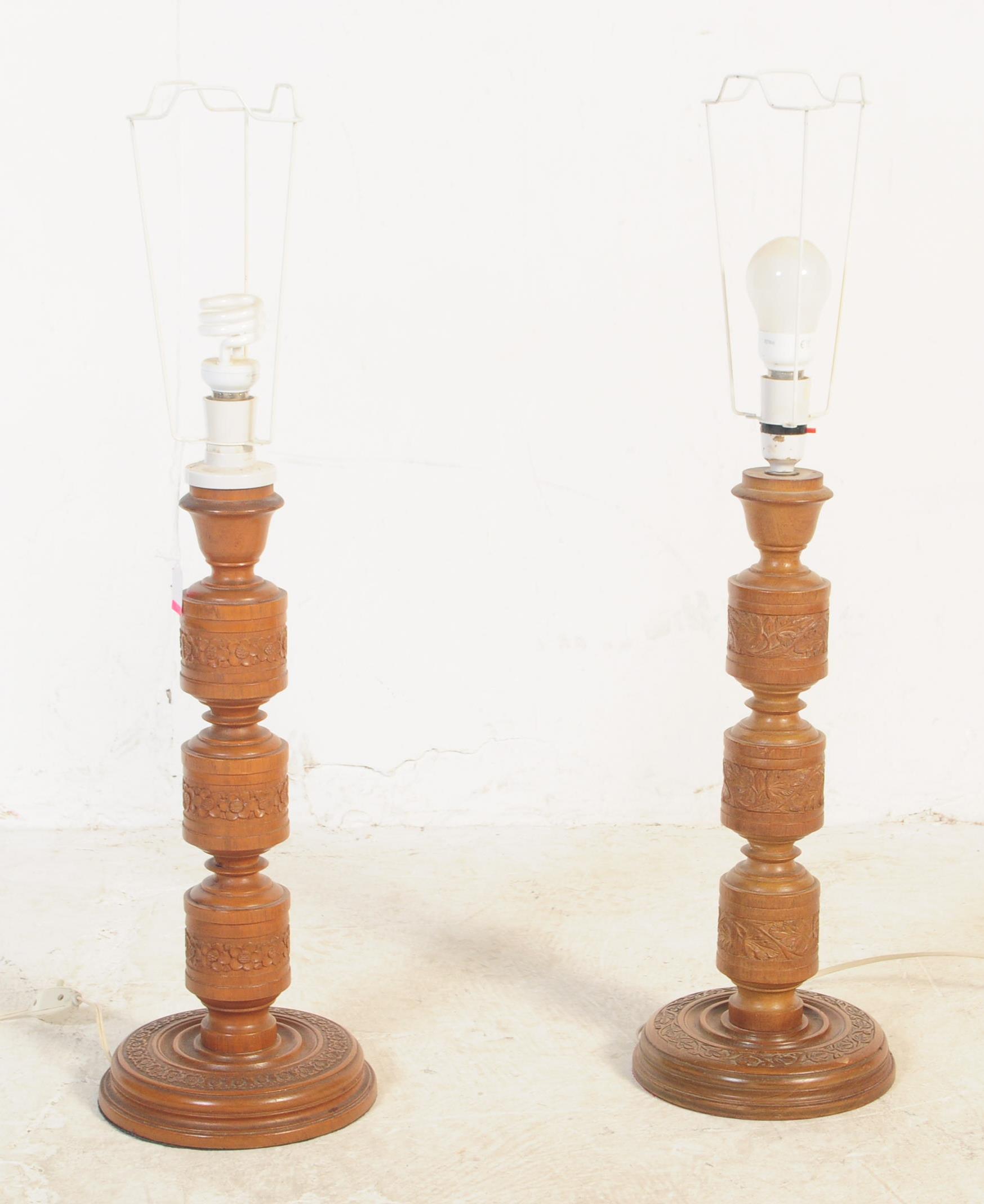 PAIR OF LARGE 20TH CENTURY WOODEN CARVED TABLE LAMPS - Image 5 of 5