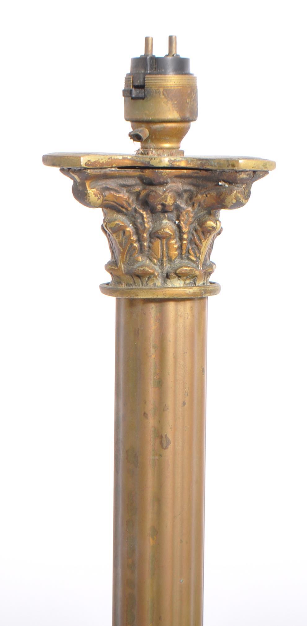 NEO CLASSICAL VINTAGE BRASS COLUMN TABLE LAMP LIGHT - Image 3 of 3