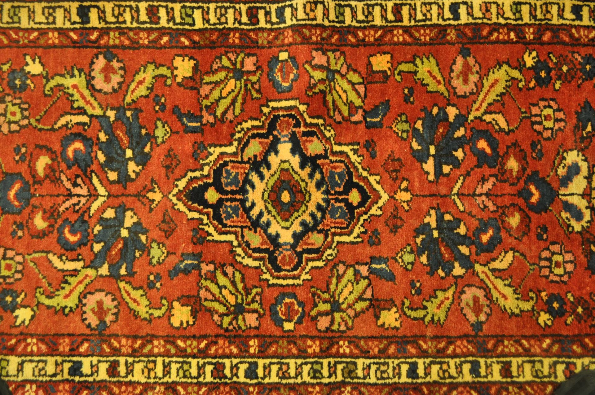 NORTH WEST PERSIAN MAHAL RUNNER RUG - Image 3 of 4