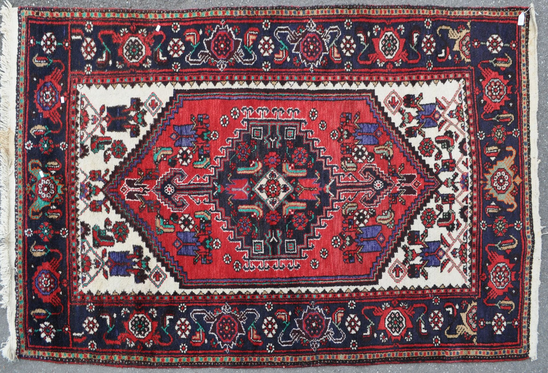 20TH CENTURY PERSIAN ISLAMIC HAMEDAN RUG