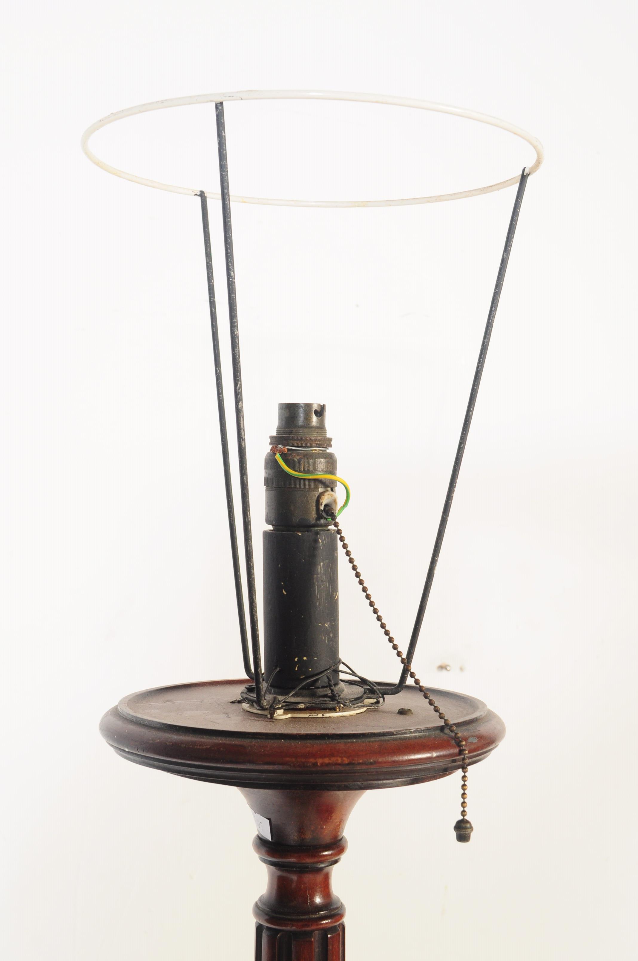 EDWARDIAN MAHOGANY REEDED FLOOR STANDARD LAMP - Image 5 of 6