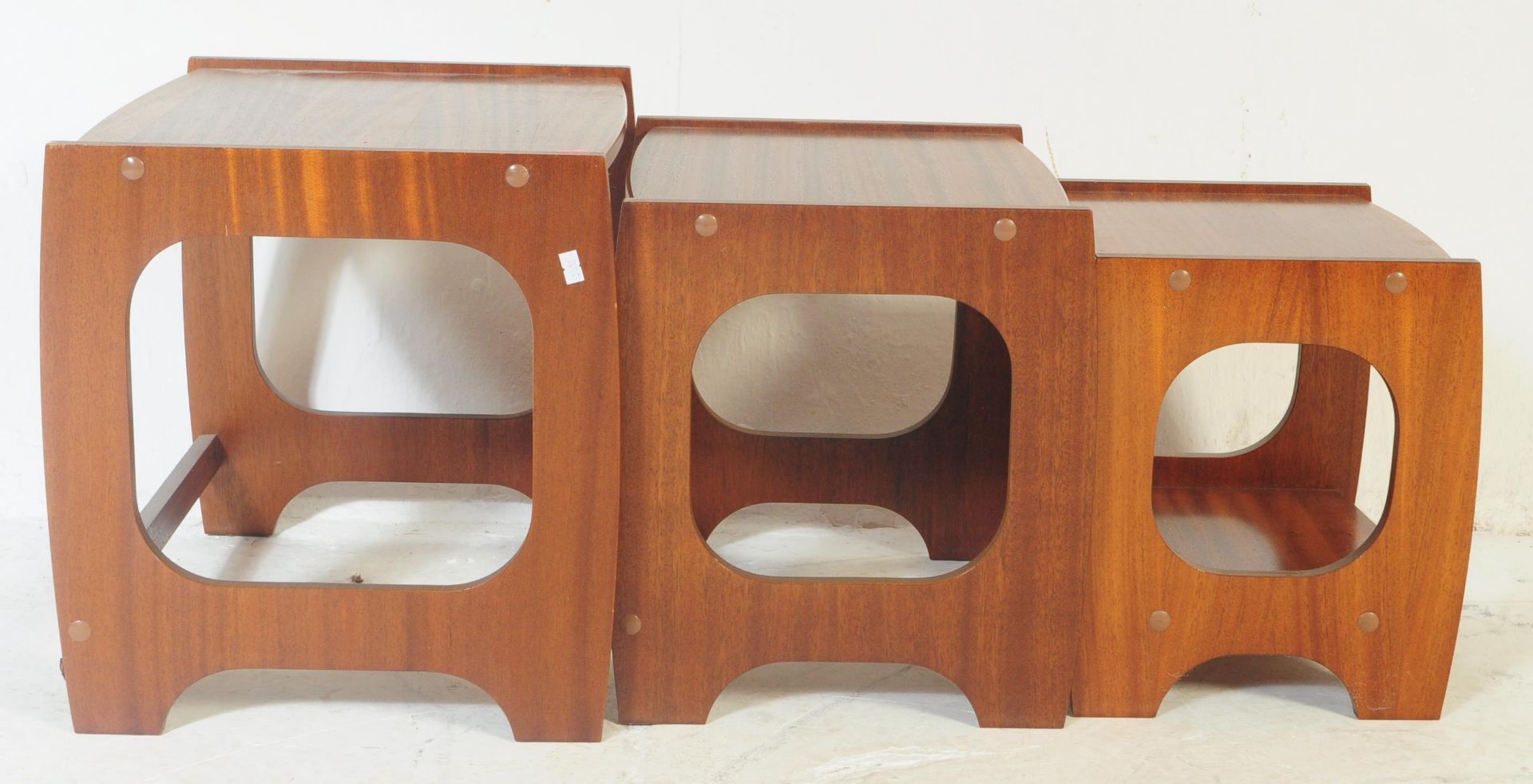 MID CENTURY RETRO TEAK NEST OF GRADUATING TABLES - Image 5 of 5