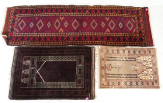 COLLECTION OF MID 20TH CENTURY PRAYER RUGS & RUNNER