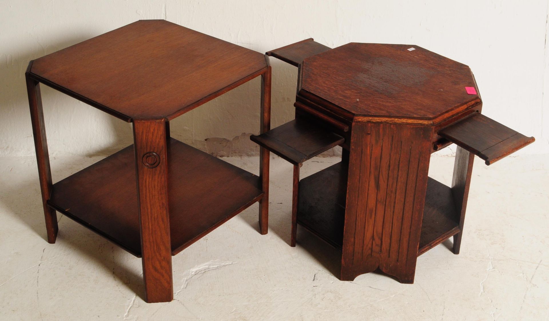 TWO MID CENTURY ART DECO STYLE OAK SIDE TABLES - Bild 2 aus 8