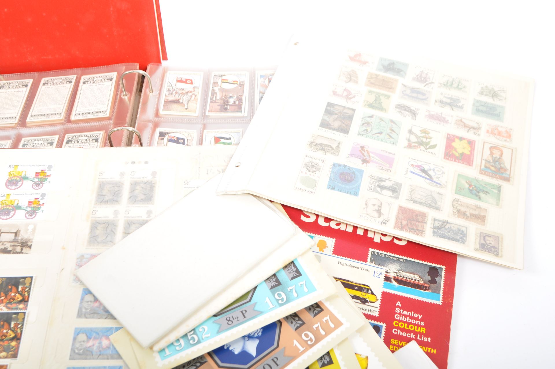 COLLECTION OF UK STAMPS / POSTCARDS / CIGAR & CIGARETTE CARDS - Image 3 of 5