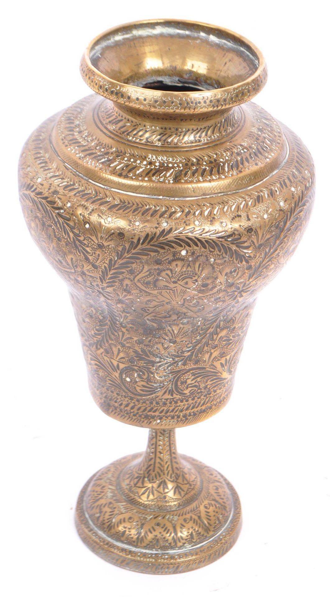 COLLECTION OF ISLAMIC MIDDLE EASTERN BRASS ITEMS - Image 3 of 4