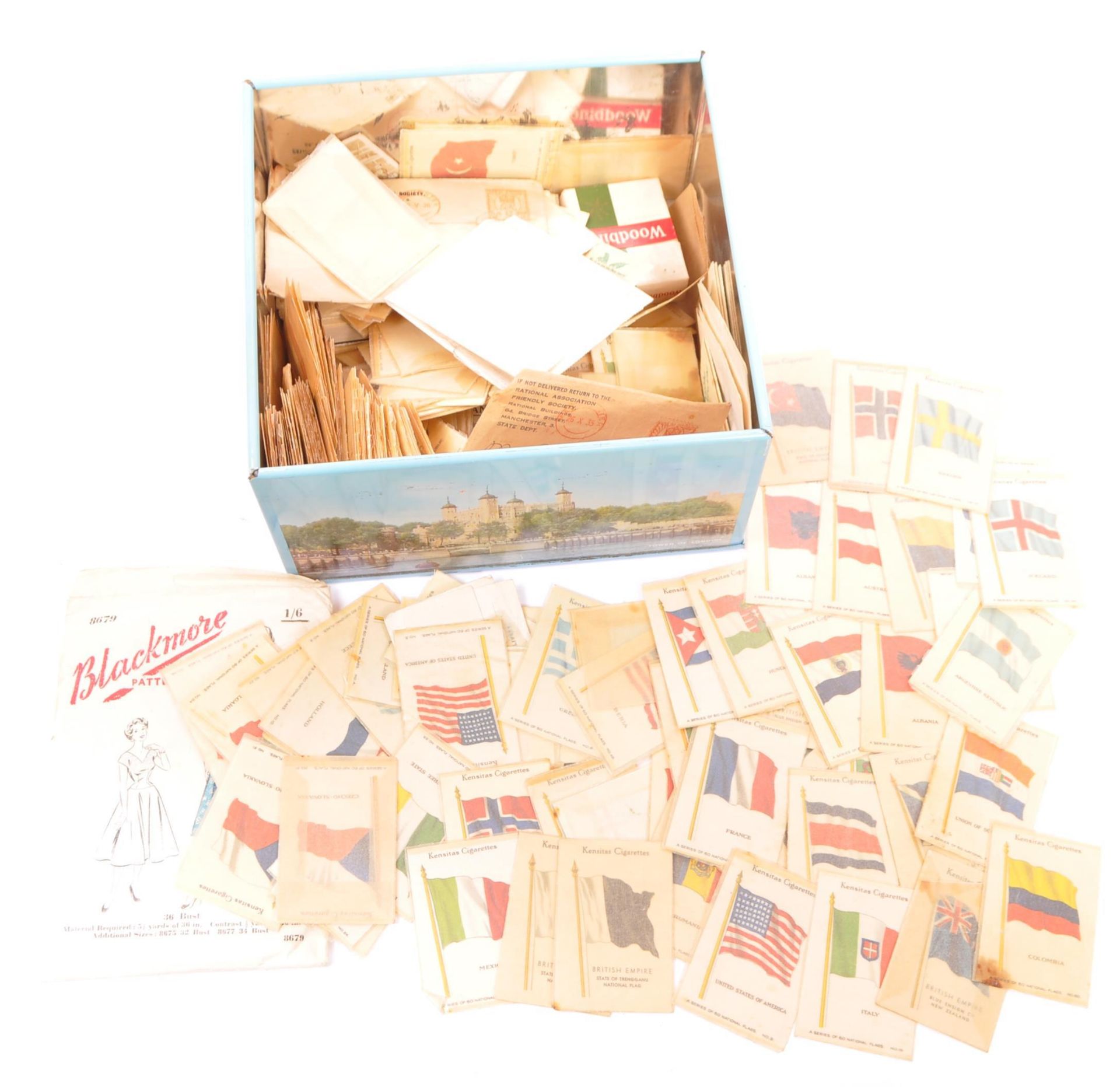 LARGE COLLECTION OF 1930S SILK CIGARETTE CARDS