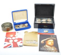 COLLECTION OF BRITISH PROOF COIN SETS & LOOSE COINS