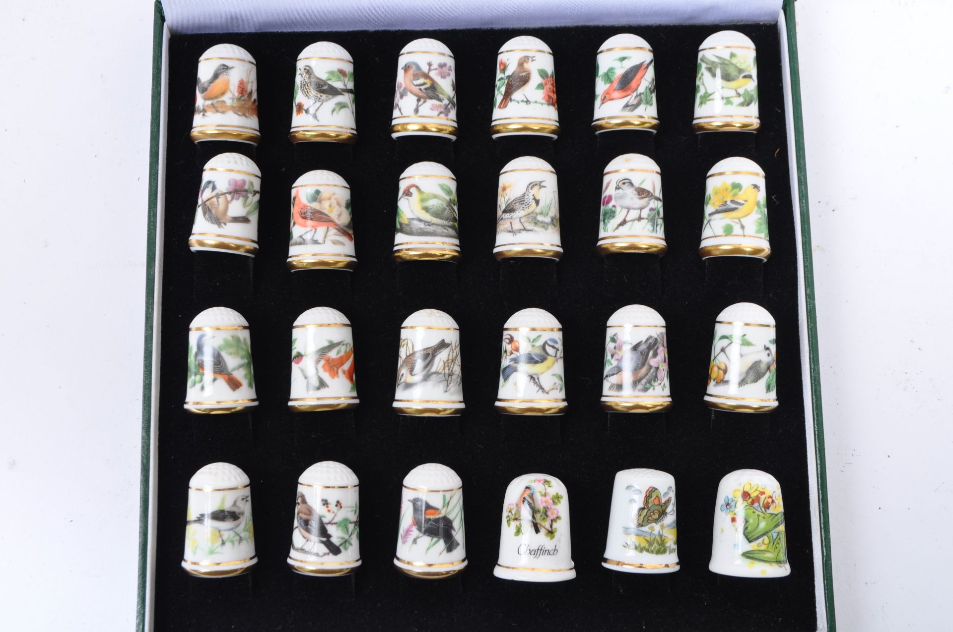 COLLECTION OF CASED PORCELAIN COLLECTORS THIMBLES - Image 5 of 8