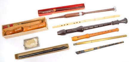 COLLECTION OF MUSICAL TREBLE RECORDERS / TIN WHISTLES