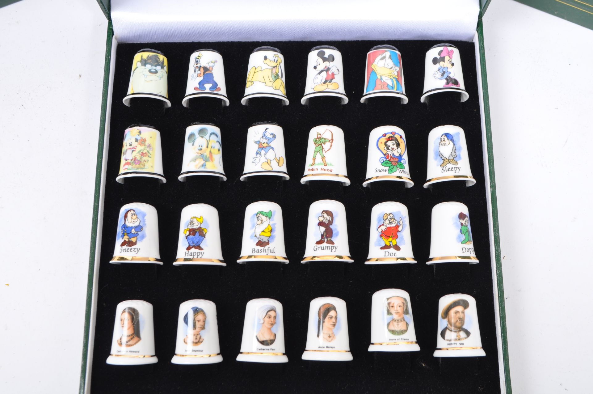 COLLECTION OF CASED PORCELAIN COLLECTORS THIMBLES - Image 2 of 8