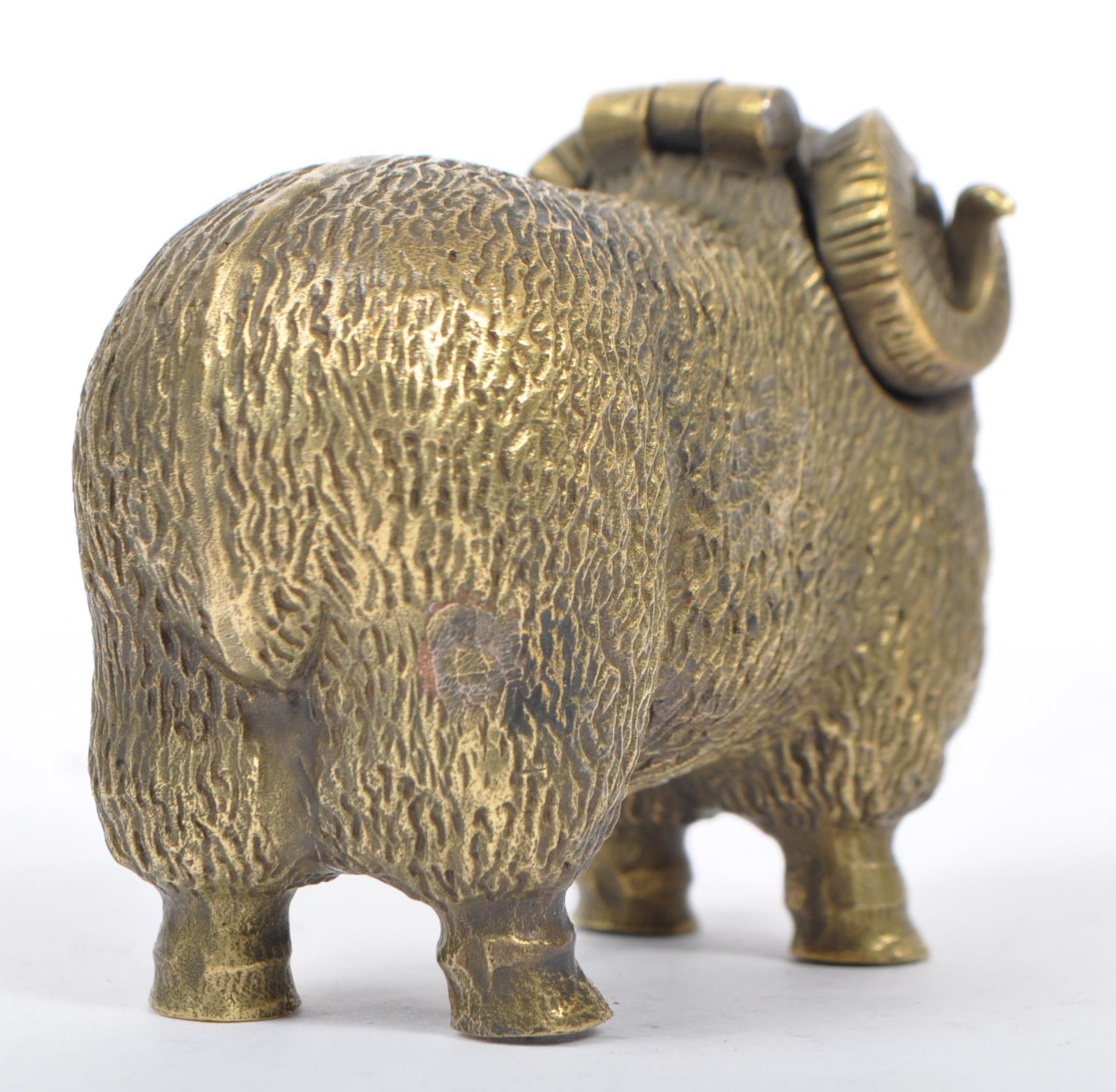 BRASS VESTA CASE IN THE FORM OF A RAM - Image 2 of 5