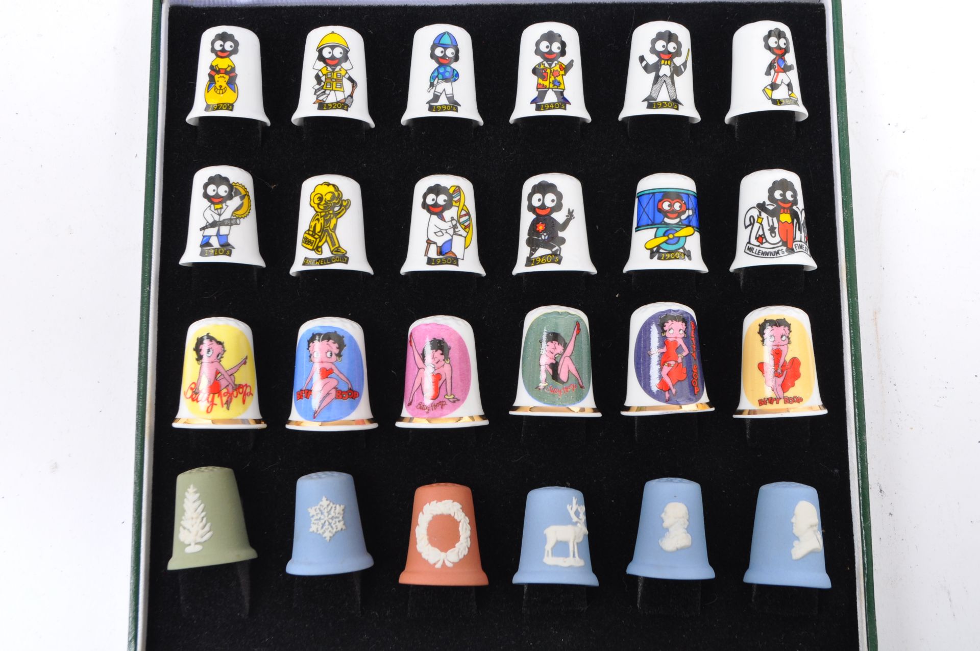 COLLECTION OF CASED PORCELAIN COLLECTORS THIMBLES - Image 7 of 8