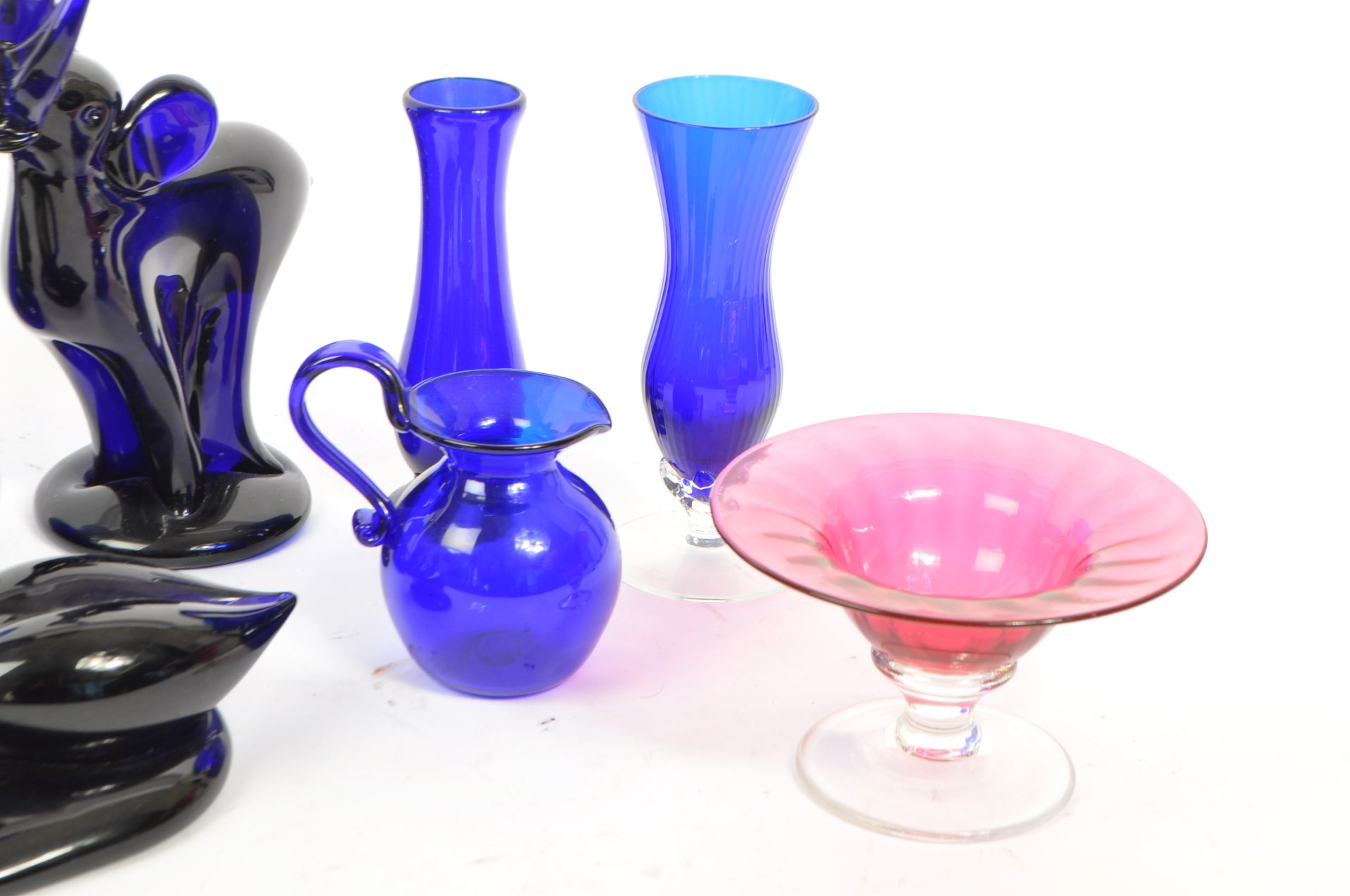 COLLECTION OF VINTAGE 20TH CENTURY BRISTOL BLUE GLASS - Bild 3 aus 5